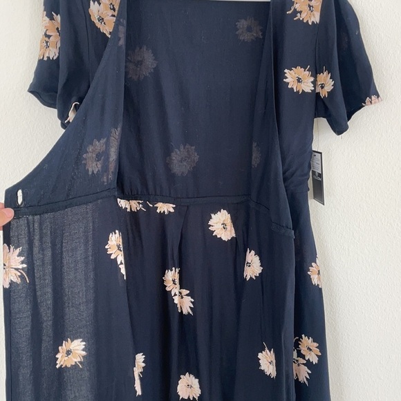 NWT Volcom Wrapsicle Black Wrap Dress - Picture 13 of 16